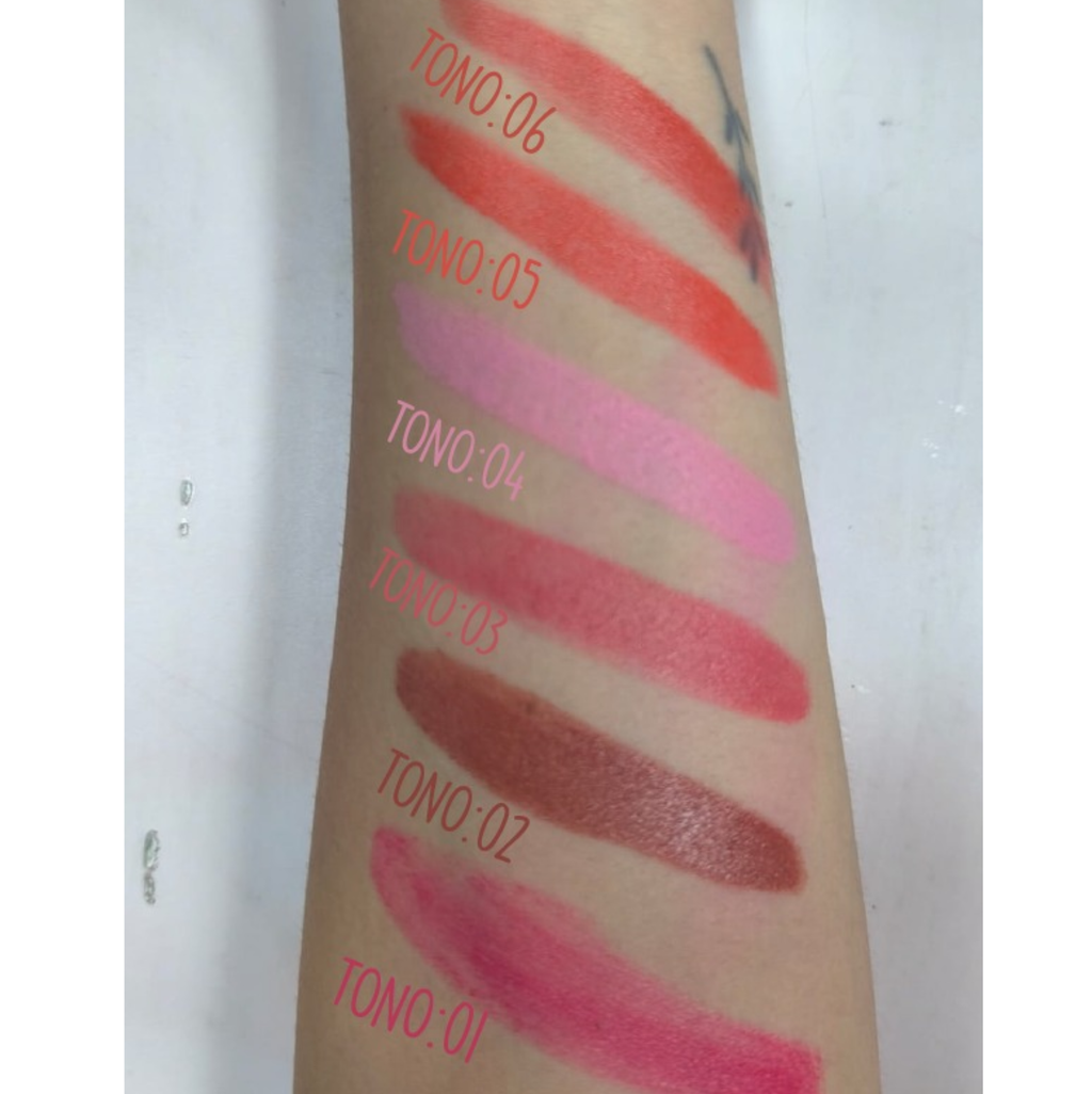 On-the-Go Blush Stick - Barra Hidratante 3 en 1 para Ojos, Labios y Mejillas.