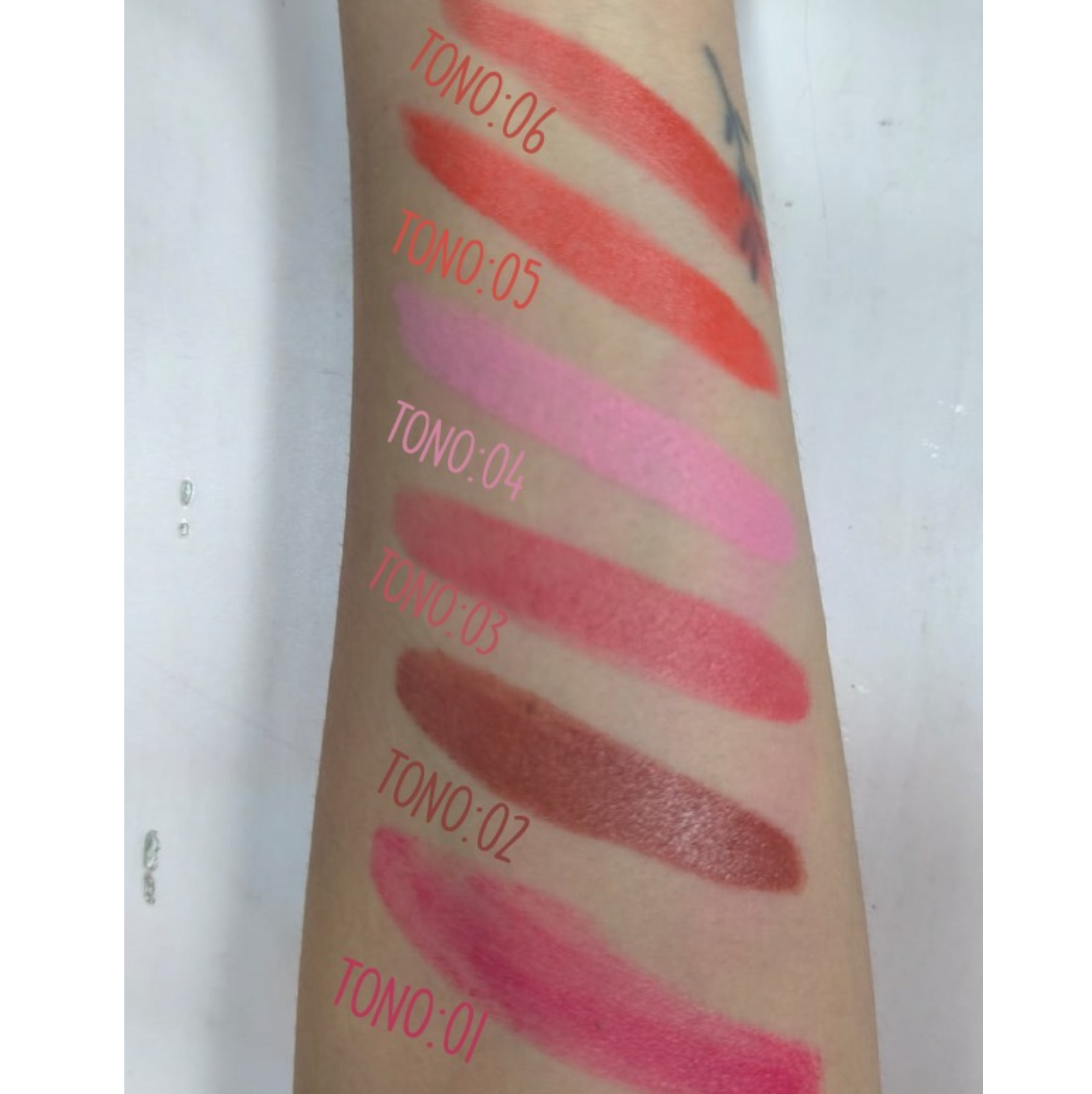 On-the-Go Blush Stick - Barra Hidratante 3 en 1 para Ojos, Labios y Mejillas.